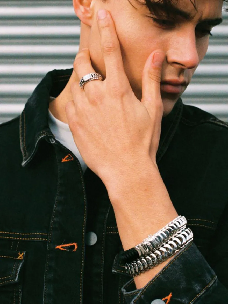 Buddha to Buddha ring Lars Small 602